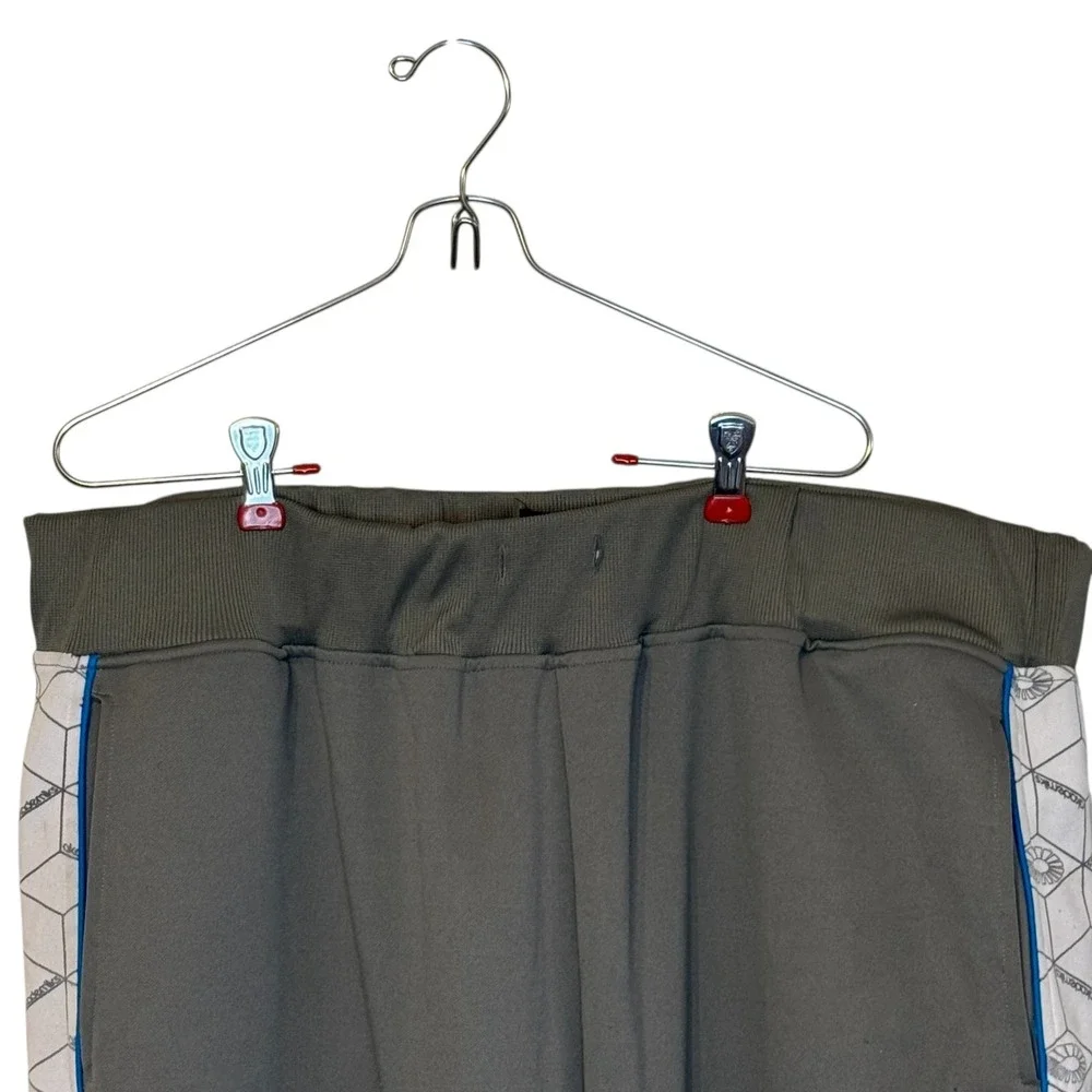 Akademiks Men's Track Pants Straight Leg Athletic Piping Pull On Gray Size 2XL - Picture 2 of 13